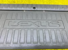 Пластик замка багажника LEXUS LAND CRUISER/LAND CRUISER CYGNUS/LX470 5857460070 UZJ100L/UZJ100W/UZJ100, задний