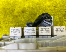 Блок предохранителей салон Toyota
