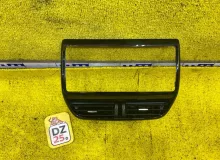 Консоль магнитофона JAGUAR XE 2016 GX73014L21AF X760 204DTH, передний