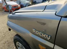 Крыло DAIHATSU ROCKY/FEROZA 1991/Цвет 168 F300S HDE, переднее левое Крыло DAIHATSU ROCKY/FEROZA 1991/Цвет 168 F300S HDE, переднее левое