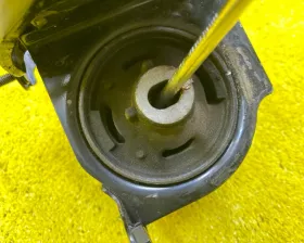 Подушка коробки передач TOYOTA