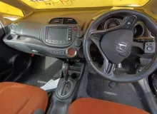 Консоль магнитофона HONDA FIT/FIT SHUTTLE 2011/Цвет NH731P 77250TF7J01ZA GE8/GE9/GP2/GP4/GE6/GE7/GP1/GG8/GG7 L15A, передний