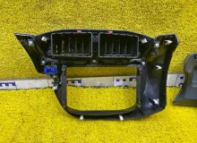 Консоль магнитофона HONDA FIT/FIT SHUTTLE 2011/Цвет NH731P 77250TF7J01ZA GE8/GE9/GP2/GP4/GE6/GE7/GP1/GG8/GG7 L15A, передний
