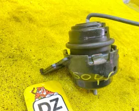 Подушка двигателя Toyota
