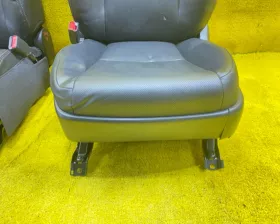 СИДЕНИЕ ПАРА Toyota