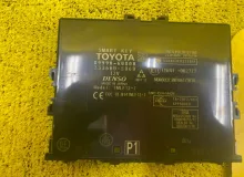 Блок управления замками TOYOTA LAND CRUISER PRADO 2020/Цвет 218 8999060800 TRJ150W/TRJ150L/TRJ150/TRJ152/TRJ155/GDJ150W/GDJ150R/GDJ150L/GDJ150/GDJ151W/GDJ151/GDJ155L/GDJ155R/GDJ155/GRJ150W/GRJ150L/GRJ150/GRJ151W/GRJ151/GRJ152/KDJ150/KDJ150L/KDJ155 2TRFE, 