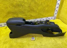 Бардачок между сиденьями HONDA VEZEL 2014/Цвет NH700M 83407T7A003ZB RU3/RU4/RU1/RU2 LEB, передний