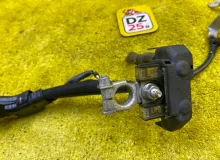 Клемма TOYOTA LAND CRUISER PRADO 2020/Цвет 070 9098205069 GDJ150W/GDJ150R/GDJ150L/GDJ150/GDJ151W/GDJ151/GDJ155L/GDJ155R/GDJ155/GRJ150W/GRJ150L/GRJ150/GRJ151W/GRJ151/GRJ152/KDJ150/KDJ150L/KDJ155/TRJ150W/TRJ150L/TRJ150/TRJ152/TRJ155 1GDFTV, передняя