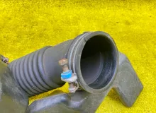 Патрубок воздушного фильтра TOYOTA LAND CRUISER PRADO/HILUX SURF 2004 1788162200 VZJ121/VZJ120W/VZJ120/VZJ121W/VZJ125W/VZJ125/VZN210W/VZN215W 5VZFE, передний