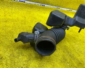 Патрубок воздушного фильтра TOYOTA