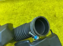Патрубок воздушного фильтра TOYOTA LAND CRUISER PRADO/HILUX SURF 2004 1788162200 VZJ121/VZJ120W/VZJ120/VZJ121W/VZJ125W/VZJ125/VZN210W/VZN215W 5VZFE, передний