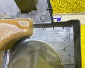 Пластиковая крышка на двс TOYOTA