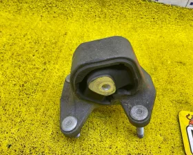 Подушка двигателя TOYOTA