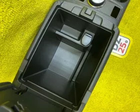 Бардачок между сиденьями NISSAN