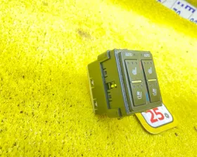 Кнопка включения подогрева сидений TOYOTA