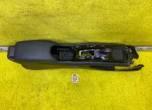Бардачок между сиденьями HONDA VEZEL 2013/Цвет NH821M 83407T7A003ZB RU3/RU4/RU1/RU2 LEB, передний