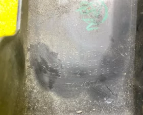Накладка на крыло TOYOTA