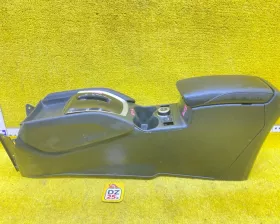 Бардачок между сиденьями NISSAN