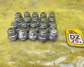Гайка на колесо TOYOTA