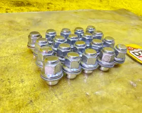 Гайка на колесо TOYOTA