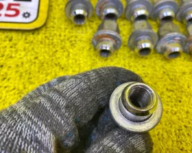 Гайка на колесо TOYOTA