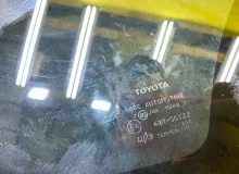 Стекло форточка TOYOTA NOAH/VOXY/ESQUIRE 2015/Цвет 1F7 6212028210 ZWR80/ZWR80G/ZWR80W/ZRR80G/ZRR80W/ZRR80/ZRR85G/ZRR85W/ZRR85 2ZRFXE, переднее левое