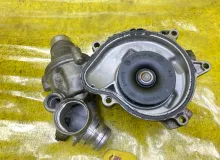 Помпа BMW X5 2008 11517586779 E70 N62B48, передняя