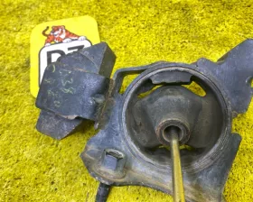 Подушка двигателя TOYOTA