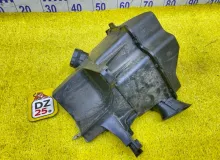 Корпус воздушного фильтра TOYOTA VOXY/NOAH/ESQUIRE 2014 1775037080 ZWR80G/ZWR80W/ZWR80 2ZRFXE, передний