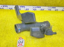 Патрубок воздушного фильтра TOYOTA LAND CRUISER PRADO/HILUX SURF 2003 1788162200 VZJ121/VZJ120W/VZJ120/VZJ121W/VZJ125W/VZJ125/VZN210W/VZN215W 5VZFE, передний