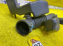 Патрубок воздушного фильтра TOYOTA LAND CRUISER PRADO/HILUX SURF 2003 1788162200 VZJ121/VZJ120W/VZJ120/VZJ121W/VZJ125W/VZJ125/VZN210W/VZN215W 5VZFE, передний