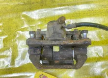 Суппорт TOYOTA LAND CRUISER/LAND CRUISER CYGNUS/LX470 2003 4773060100 UZJ100/UZJ100L/UZJ100/FZJ100/FZJ105/HDJ100/HDJ100L/HDJ101/HDJ101K/HZJ105/HZJ105L 2UZFE, задний правый
