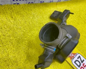 Патрубок воздушного фильтра TOYOTA