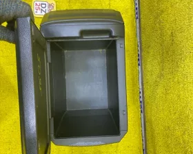 Бардачок между сиденьями TOYOTA