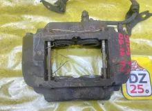 Суппорт TOYOTA LAND CRUISER/LAND CRUISER CYGNUS/LX470 2000/Цвет 4M9 4773060080 UZJ100/UZJ100L/UZJ100/FZJ100/FZJ105/HDJ100/HDJ100L/HDJ101/HDJ101K/HZJ105/HZJ105L 2UZFE, передний правый
