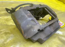 Суппорт TOYOTA LAND CRUISER/LAND CRUISER CYGNUS/LX470 2000/Цвет 4M9 4773060080 UZJ100/UZJ100L/UZJ100/FZJ100/FZJ105/HDJ100/HDJ100L/HDJ101/HDJ101K/HZJ105/HZJ105L 2UZFE, передний правый
