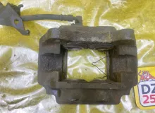 Суппорт TOYOTA LAND CRUISER/LAND CRUISER CYGNUS/LX470 2000/Цвет 4M9 4773060080 UZJ100/UZJ100L/UZJ100/FZJ100/FZJ105/HDJ100/HDJ100L/HDJ101/HDJ101K/HZJ105/HZJ105L 2UZFE, передний правый