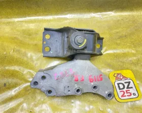 Подушка двигателя NISSAN