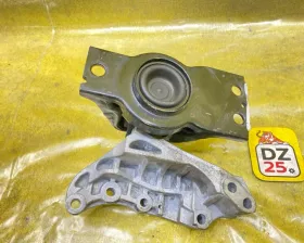 Подушка двигателя NISSAN