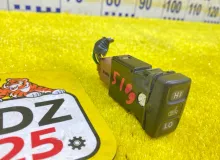 Кнопка включения подогрева сидений TOYOTA LAND CRUISER/LAND CRUISER CYGNUS/LX470 2000/Цвет 4M9 8475160070 UZJ100/UZJ100L/UZJ100/FZJ100/FZJ105/HDJ100/HDJ100L/HDJ101/HDJ101K/HZJ105/HZJ105L 2UZFE, передняя правая