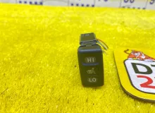 Кнопка включения подогрева сидений TOYOTA LAND CRUISER/LAND CRUISER CYGNUS/LX470 2002/Цвет 070 8475160080 UZJ100/UZJ100L/UZJ100/FZJ100/FZJ105/HDJ100/HDJ100L/HDJ101/HDJ101K/HZJ105/HZJ105L 2UZFE, передняя левая