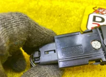 Кнопка включения подогрева сидений TOYOTA LAND CRUISER/LAND CRUISER CYGNUS/LX470 2002/Цвет 070 8475160080 UZJ100/UZJ100L/UZJ100/FZJ100/FZJ105/HDJ100/HDJ100L/HDJ101/HDJ101K/HZJ105/HZJ105L 2UZFE, передняя левая