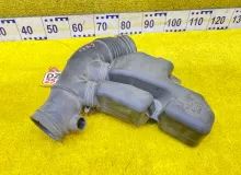 Патрубок воздушного фильтра TOYOTA FJ CRUISER/4RUNNER/LAND CRUISER PRADO/GX400 2011 1788131250 GSJ15W/GSJ10W/GRN280L/GRN285L/GRJ150W/GRJ151W/GRJ150R/GRJ150L/GRJ158L 1GRFE, передний