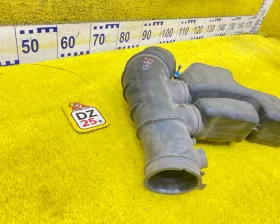 Патрубок воздушного фильтра Toyota