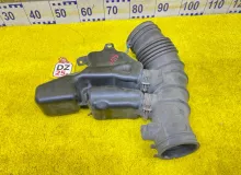 Патрубок воздушного фильтра TOYOTA FJ CRUISER/4RUNNER/LAND CRUISER PRADO/GX400 2011 1788131250 GSJ15W/GSJ10W/GRN280L/GRN285L/GRJ150W/GRJ151W/GRJ150R/GRJ150L/GRJ158L 1GRFE, передний