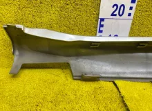 Накладка на порог HONDA VEZEL 2014/Цвет NH700M 71850T7B003 RU3/RU4/RU1/RU2 LEB, левая