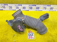 Патрубок воздушного фильтра TOYOTA LAND CRUISER PRADO/HILUX SURF 2003 1788162200 VZJ121/VZJ120W/VZJ120/VZJ121W/VZJ125W/VZJ125/VZN210W/VZN215W 5VZFE, передний