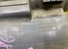 Корпус воздушного фильтра TOYOTA LAND CRUISER PRADO/HILUX SURF 2004 1770062140 VZJ120W/VZJ120/VZJ121W/VZJ121/VZJ125W/VZJ125/VZN210W/VZN210/VZN215W/VZN215 5VZFE, передний
