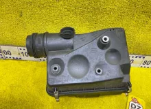 Корпус воздушного фильтра TOYOTA LAND CRUISER PRADO/HILUX SURF 2004 1770062140 VZJ120W/VZJ120/VZJ121W/VZJ121/VZJ125W/VZJ125/VZN210W/VZN210/VZN215W/VZN215 5VZFE, передний