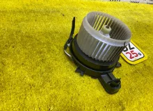 Мотор печки TOYOTA VOXY/NOAH/ESQUIRE/HARRIER/NX200/NX200T 2015/Цвет 202 8710328120 ZWR80G/ZWR80W/ZWR80/ZRR85G/ZRR85W/ZRR85/ZRR80G/ZRR80/ZRR80W/ASU60W/ASU65W/AVU65/AVU65W/ZSU60/ZSU60W/ZSU65/ZSU65W 3ZRFAE, передний